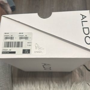 New Aldo stessy shoe never worn